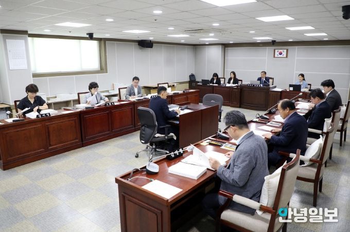 수원특례시의회 문화체육교육위원회, 조례안 등 안건심사