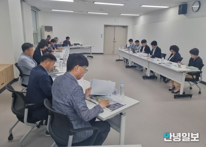 안양시의회 도시건설위원회, 집행기관과의 현안사항 간담회 개최