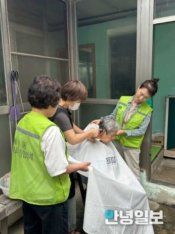 세교동 지역사회보장협의체, 2025년 9월 찾아가는 이미용 봉사활동과 더불어 전하는 안부