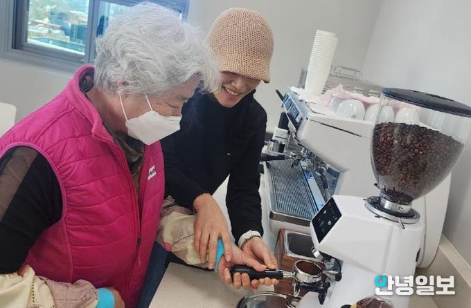 안성시 성인문해교육 어르신들,