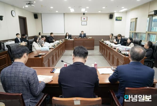 용인특례시의회 자치행정위원회, 행정사무감사 5일차- 용인도시공사, 용인시자원봉사센터, 용인시정연구원 행정사무감사 실시