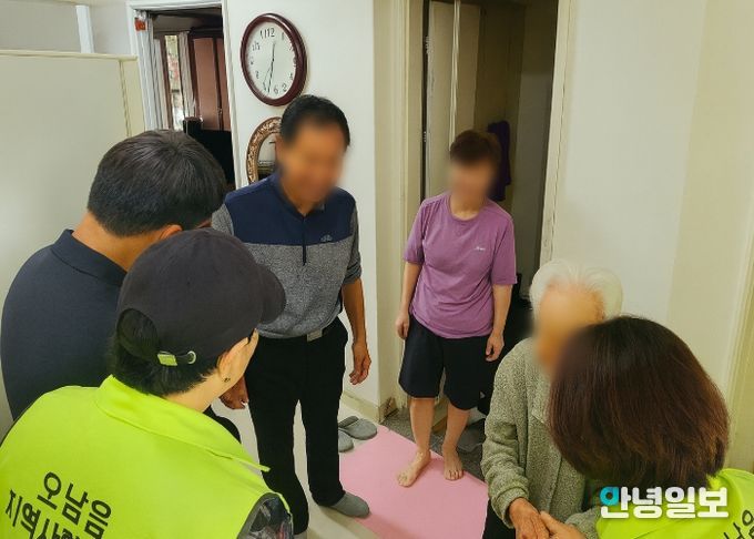 나눔으로 따듯한 마음을 전달…오남읍 지역사회보장협의체, 취약계층에 연말 나눔꾸러미 전달