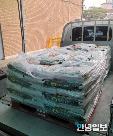 백석읍, 익명의 주민으로부터 백미 100포 기탁 받아…취약계층 지원