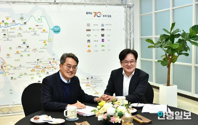 김병수 김포시장은 지난달 3일 김동연 경기도지사를 만나 김포골드라인 등 김포교통현안에 대해 적극 건의했다.