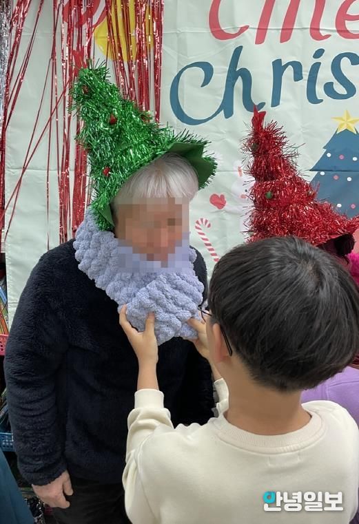 의정부시 송산2동 해피일촌, 크리스마스 맞아 세대 간 엮은 사랑의 실타래