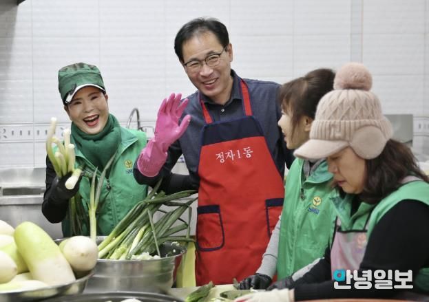 수원시 장안구 새마을부녀회 석박지 나눔 행사 개최