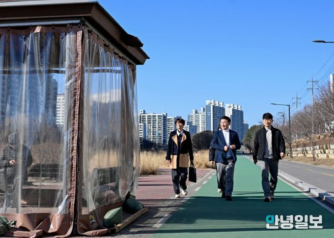 의정부시는 2월 25일 도심 하천변 쉼터 등에 대한 현장 점검을 실시했다.