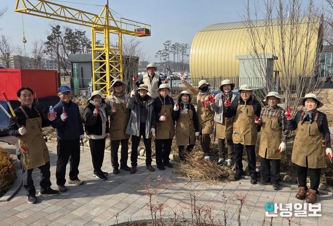 평택시 시민정원사, 박람회 전시정원 봄맞이 관리