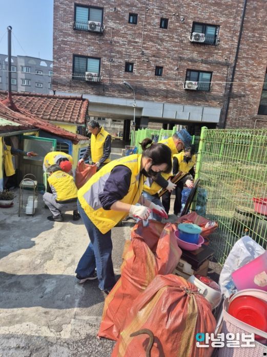 평택시 팽성읍 지역사회보장협의체, 무연고 홀몸노인 사망자 유류품 정리 봉사활동