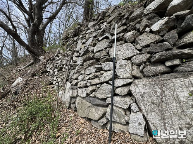 경기도 기념물로 지정된 석성산성 성벽